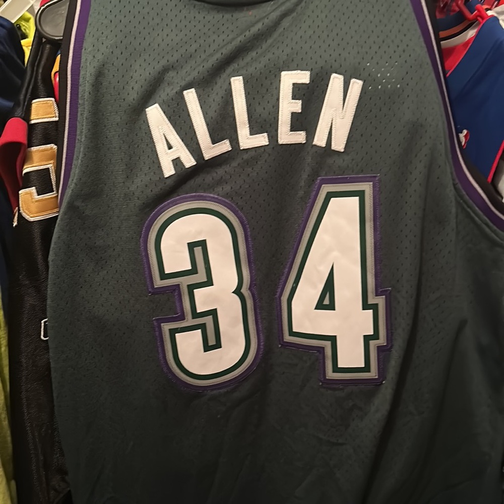 Jersey - Picture 4 of 4